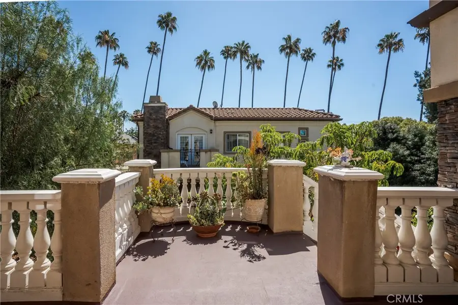 155 Harkness Avenue #6, Pasadena, CA 91106 - #3