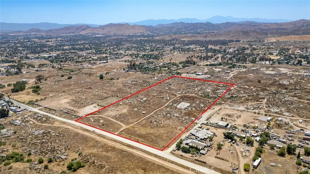 19 Lukens, Perris, CA 92570 - #1