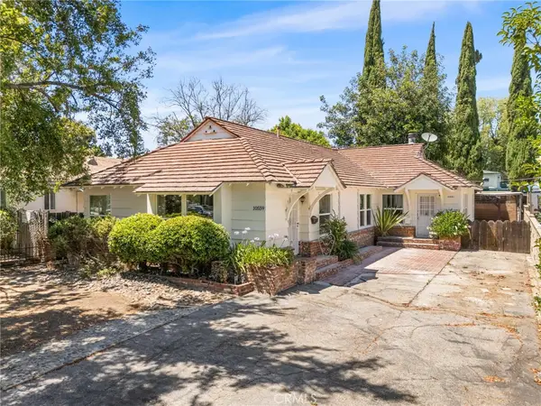 10559 Camarillo, Los Angeles, CA 91602