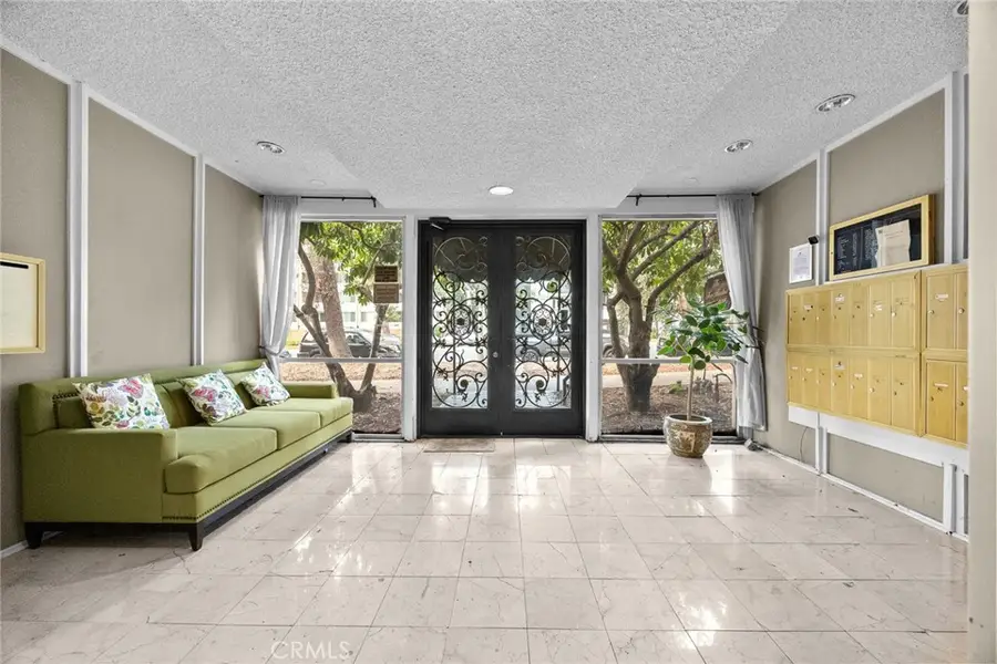 400 S La Fayette Park #213, Los Angeles, CA 90057 - #3