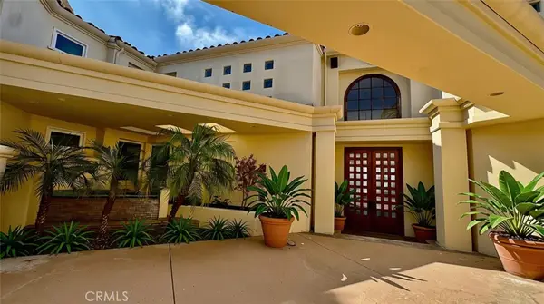 3140 E Abbey Ln, Orange, CA 92867