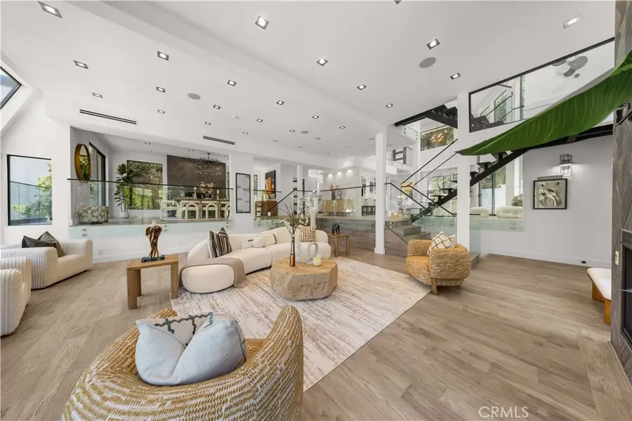 6358 La Rocha, Los Angeles, CA 90068 - #3