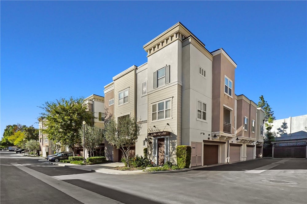 175 E Commercial Street, San Dimas, CA 91773 BHGRE