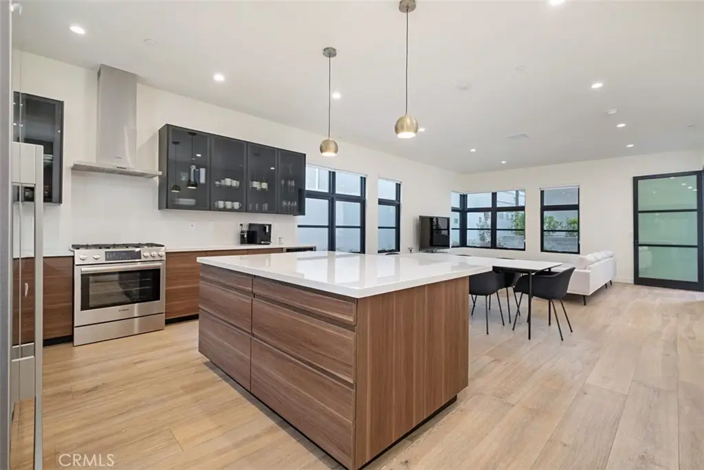 822 S Plymouth #4, Los Angeles, CA 90005 - #1