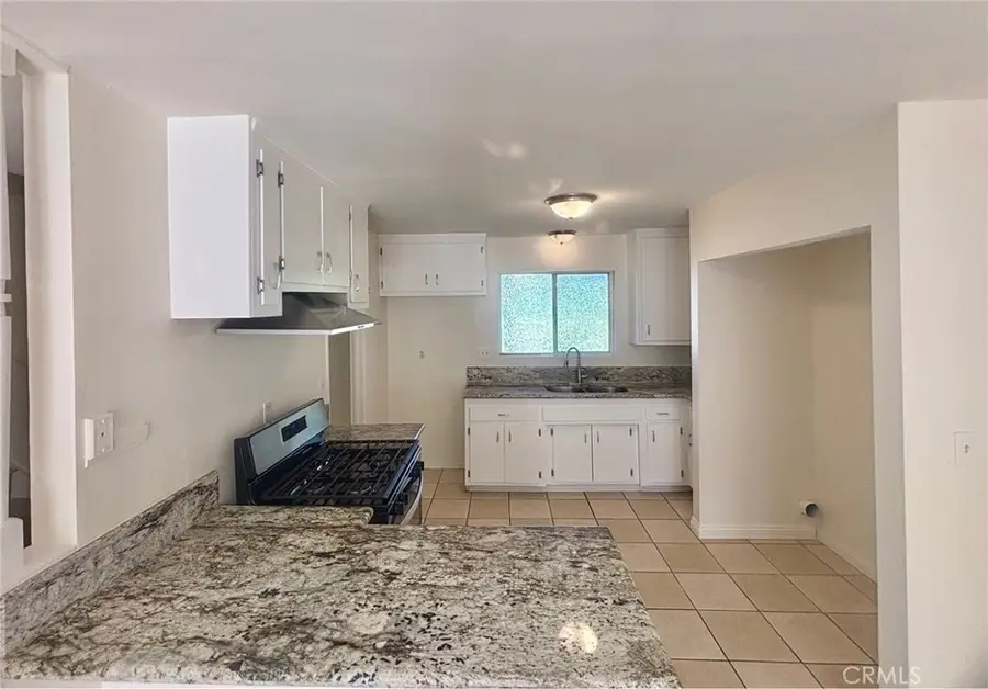 684 E Lee Place, Azusa, CA 91702 - Image #2