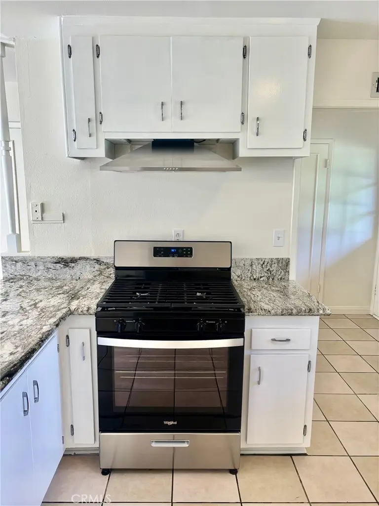 684 E Lee Place, Azusa, CA 91702 - Image #3