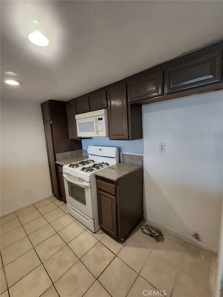 2061 Las Vegas Avenue #8, Pomona, CA 91767 - Image #2