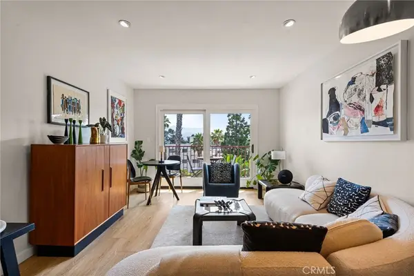 3407 Huxley Street #39, Los Angeles, CA 90027