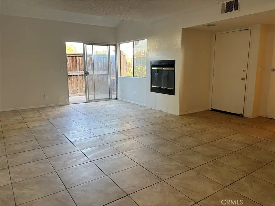 16595 Upland #E, Fontana, CA 92335 - #2