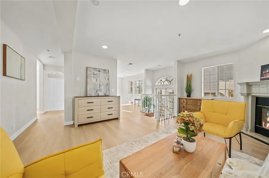 32 Damond #D, Arcadia, CA 91006 - #2