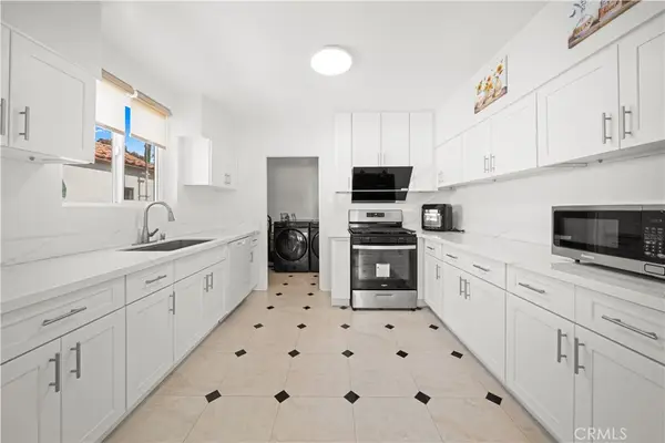 590 N Daisy Ave, Pasadena, CA 91107