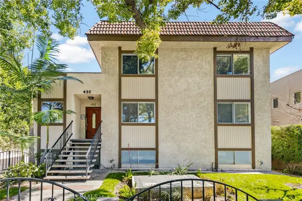 432 S Oak Knoll Avenue #4, Pasadena, CA 91101