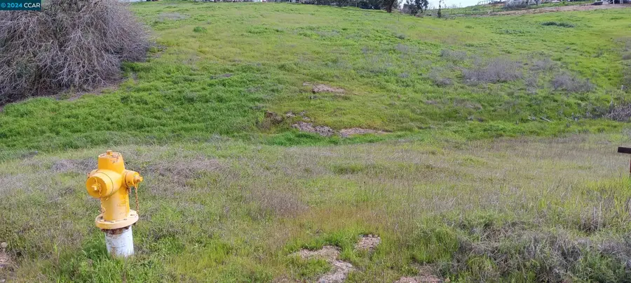 4689 Roadrunner Dr, Ione, CA 95640 - Image #2