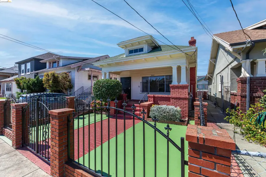 2943 Chestnut St, Oakland, CA 94608 - Image #2
