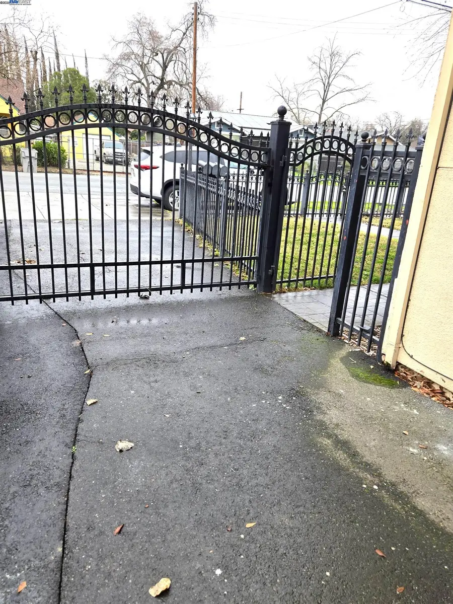 3135 Academy Way, Sacramento, CA 95815 - Image #3