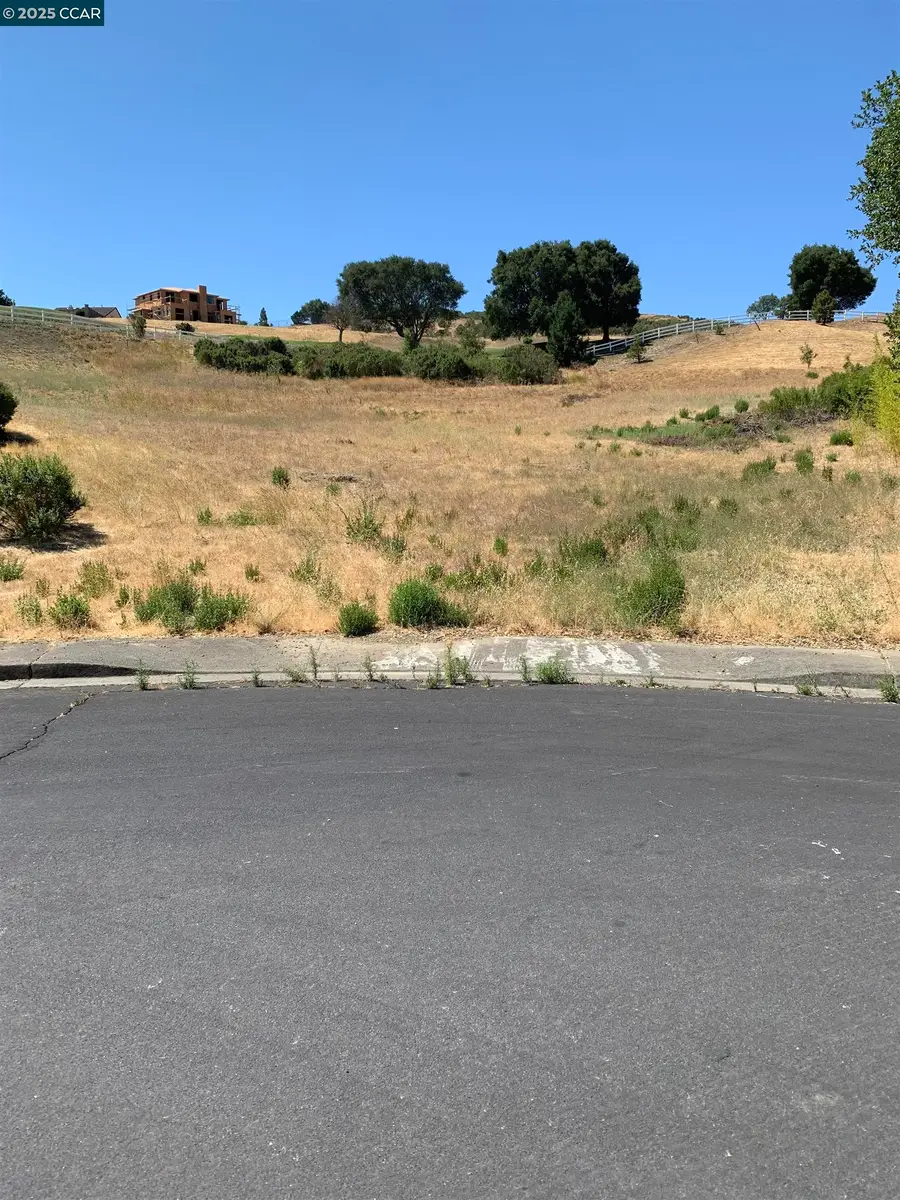 961 Lyndhurst Ln, Vallejo, CA 94591 - Image #3