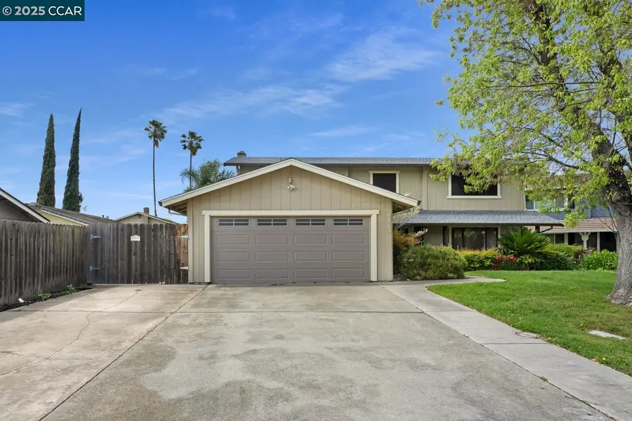 8715 Eastwood Ct, Stockton, CA 95209 - Image #2