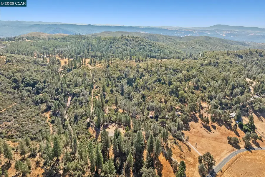 7559 Alamo Rd, Mountain Ranch, CA 95246 - Image #2