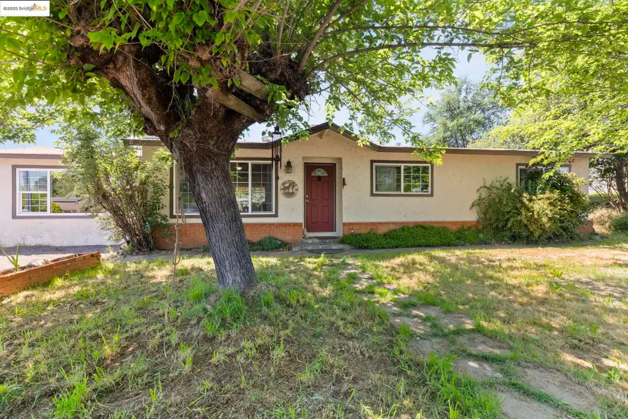17192 Jeanese Dr, Jamestown, CA 95327 - Image #2