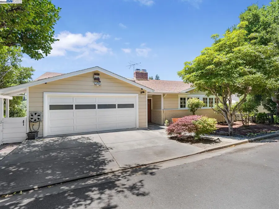 187 St. James Drive, Piedmont, CA 94611 - Image #2