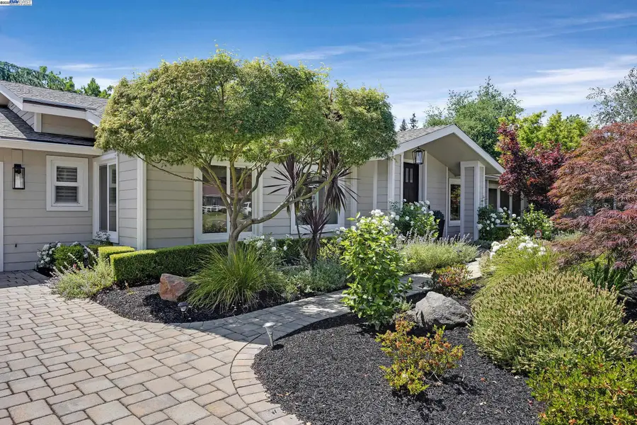 3144 Roundhill Rd, Alamo, CA 94507 - Image #2