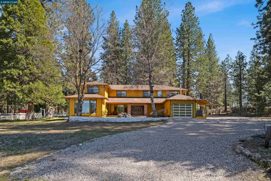 1324 Alves Dr, Weed, CA 96094 - Image #2