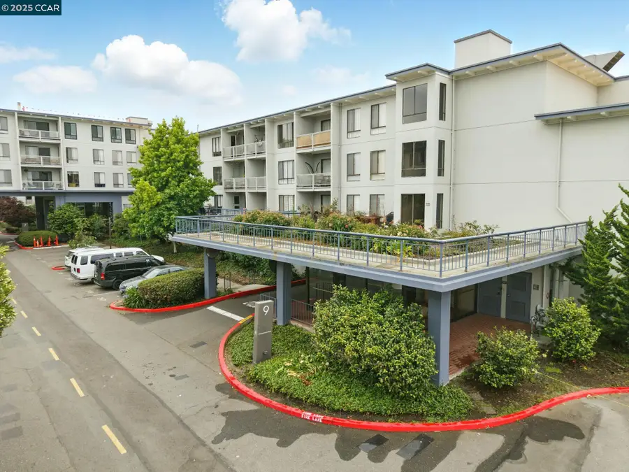 9 Commodore Dr #A208, Emeryville, CA 94608 - Image #3