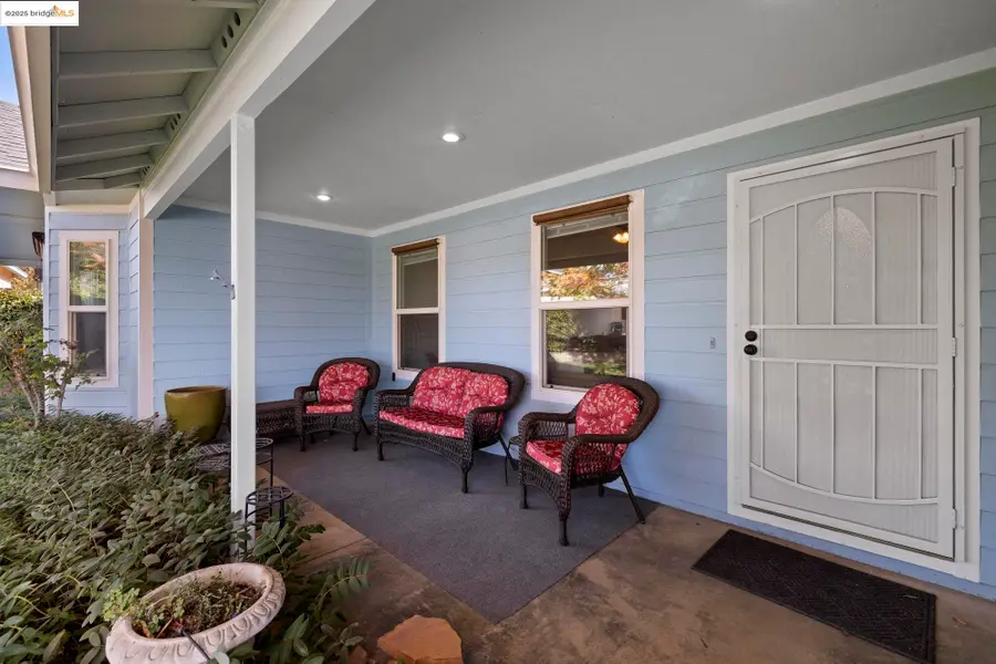 10677 Oak Leaf Ct, Jamestown, CA 95327 - Image #2