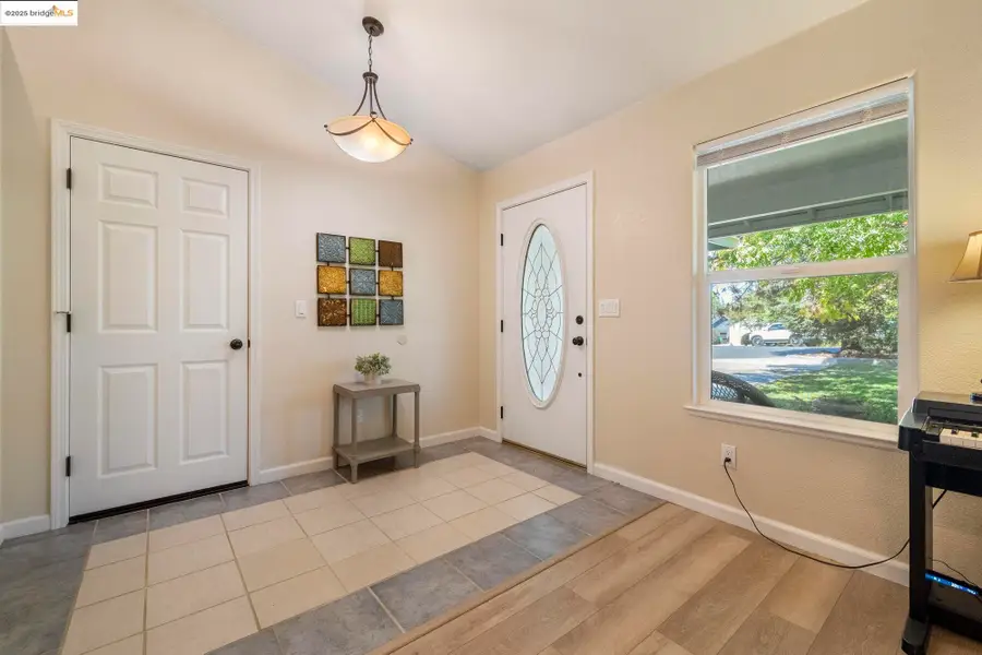 10677 Oak Leaf Ct, Jamestown, CA 95327 - Image #3