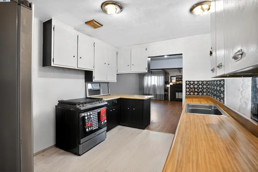 1045 72nd Avenue, Oakland, CA 94621 - #3