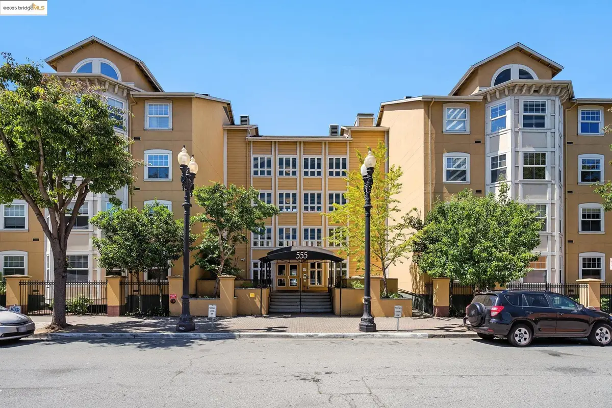 555 10th Street #201, Oakland, CA 94607 - Image #1