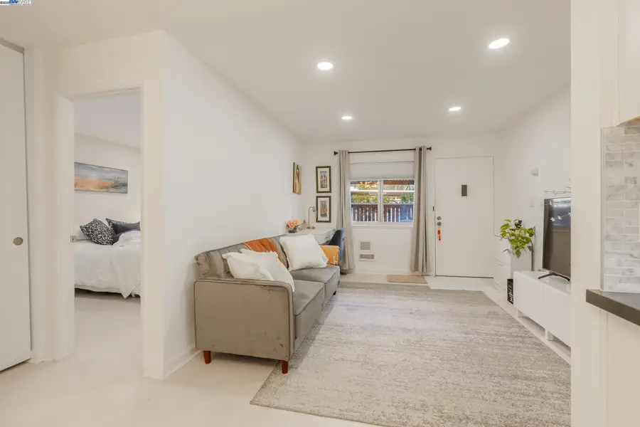 408 Boardwalk Ave #1, San Bruno, CA 94066 - Image #3