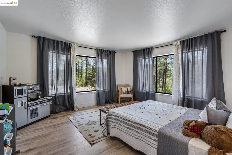 21034 Morgan Dr, Groveland, CA 95321 - Image #3