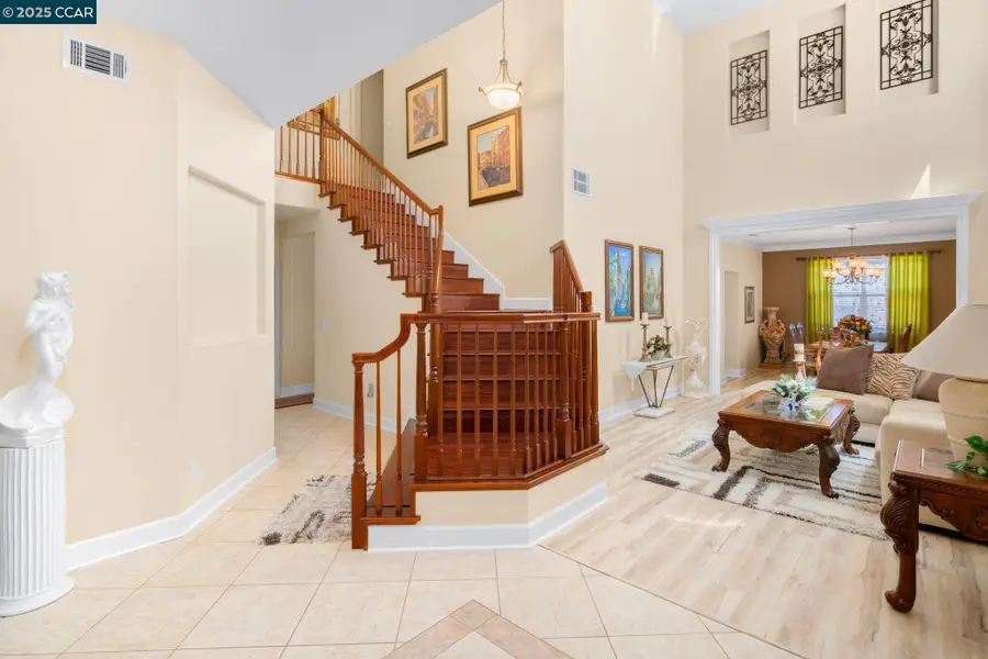 1426 Santa Teresa Dr, Pittsburg, CA 94565 - Image #3