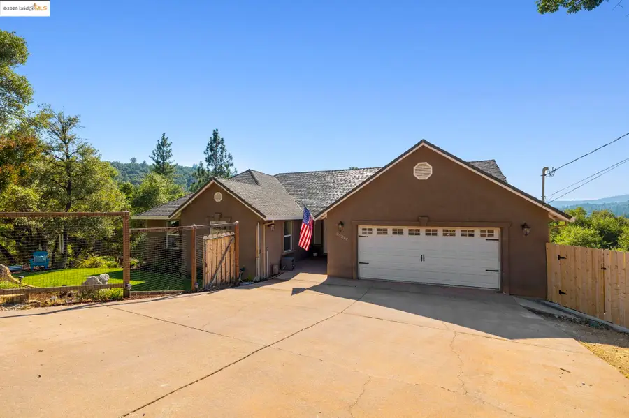 21212 Ridgeview Dr, Sonora, CA 95370 - Image #2