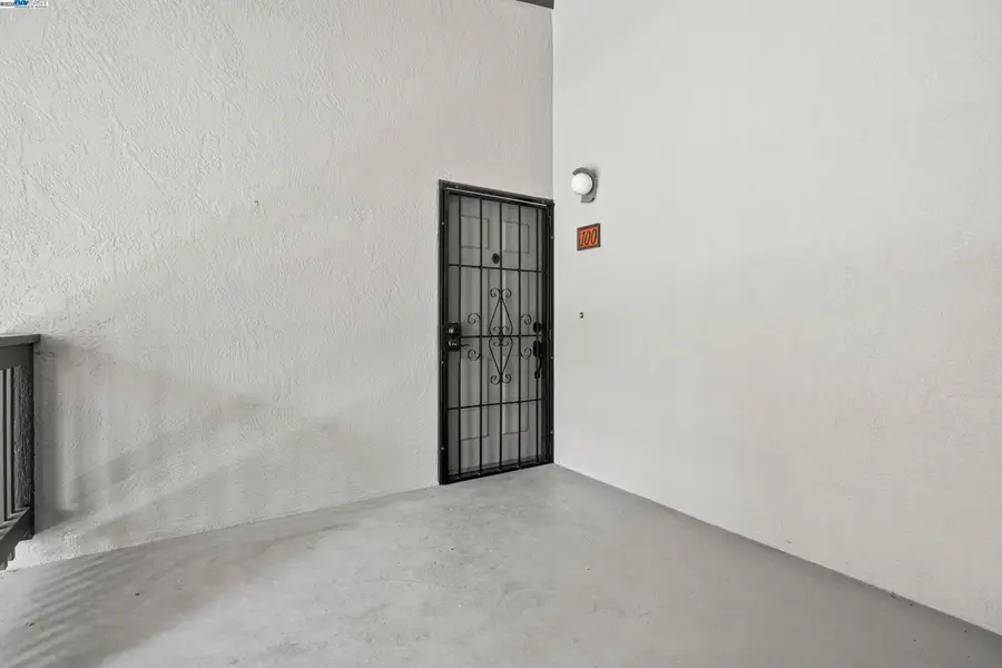 19100 Crest Ave #100, Castro Valley, CA 94546 - Image #3