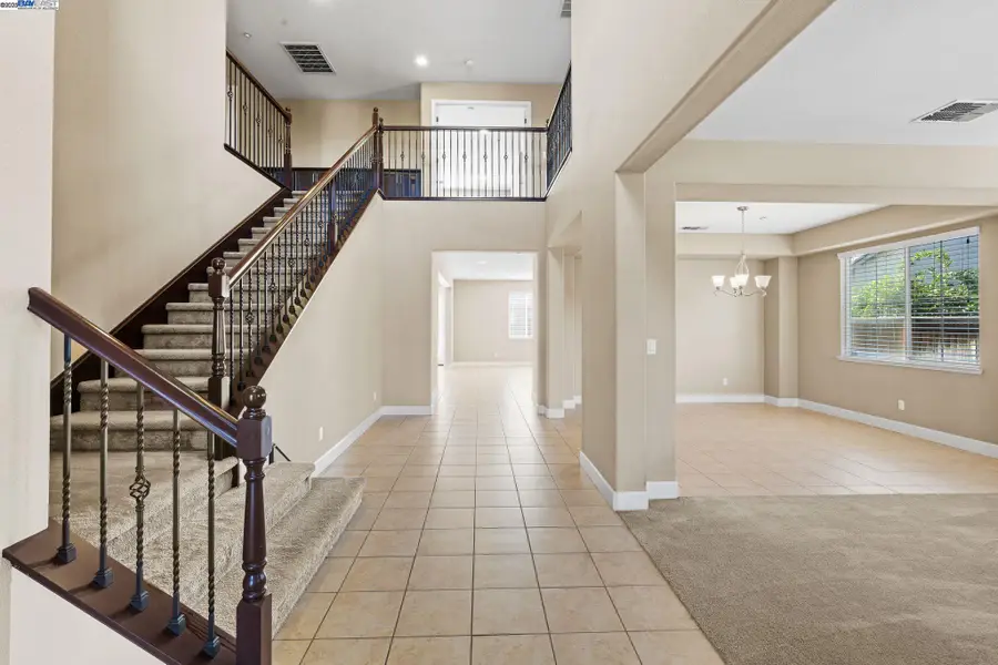 2255 Sugarloaf Ct, Brentwood, CA 94513 - Image #2