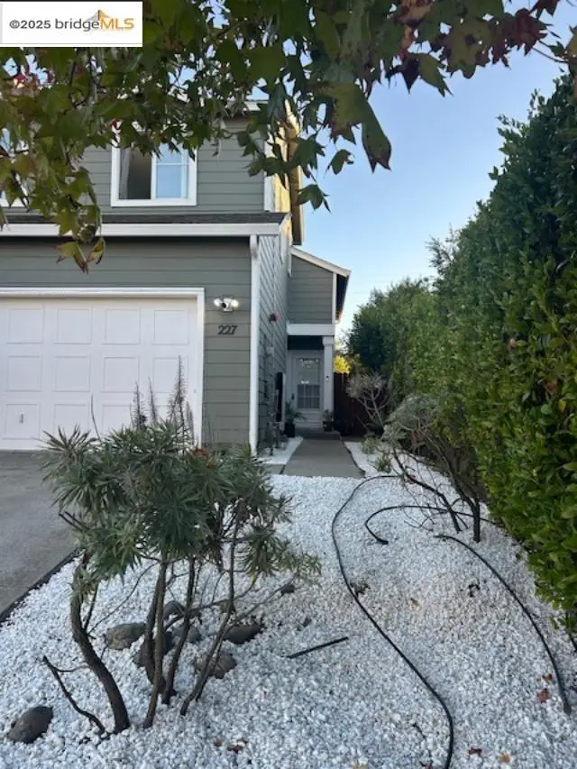 227 Clearpointe Dr, Vallejo, CA 94591 - Image #3