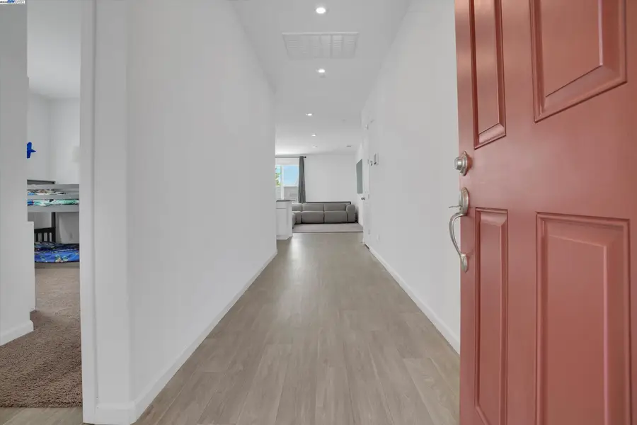 15455 Folktale Way, Lathrop, CA 95330 - Image #2