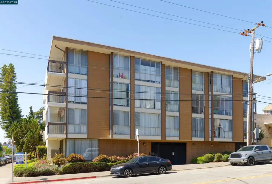 4099 Howe Street #203, Oakland, CA 94611 - Image #2