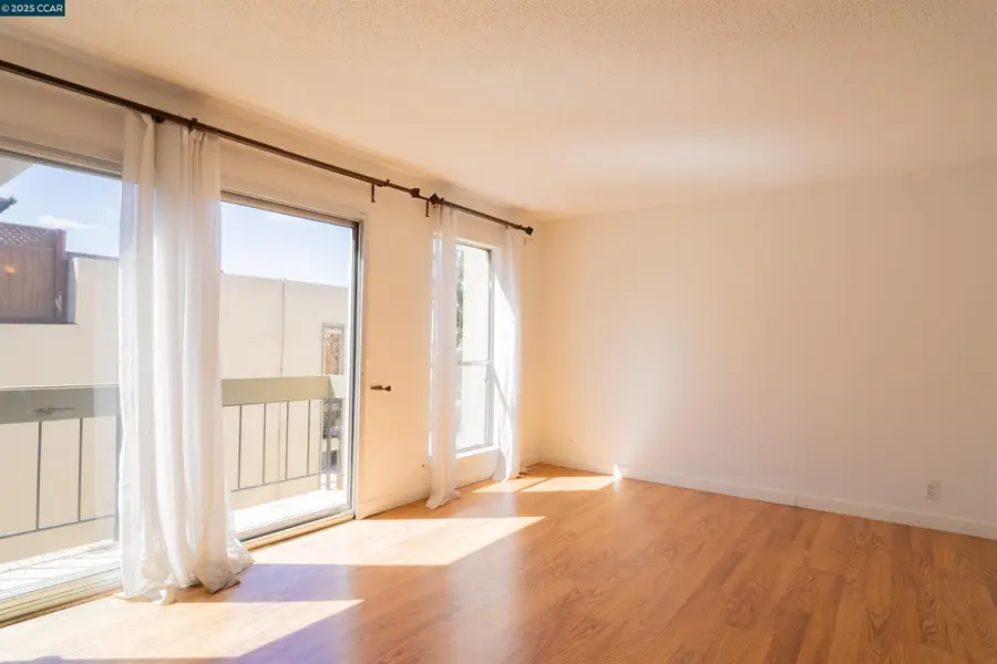 466 Crescent St #306, Oakland, CA 94610 - Image #2