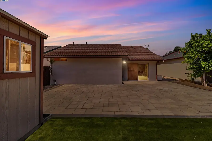 943 Coral Ridge Cir, Rodeo, CA 94572 - Image #3