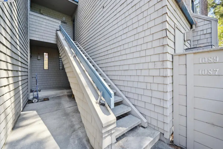 1089 Foxchase Dr, San Jose, CA 95123 - Image #2