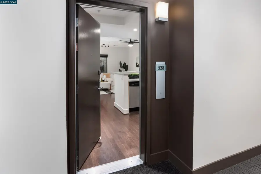 438 W Grand Ave #528, Oakland, CA 94612 - Image #3