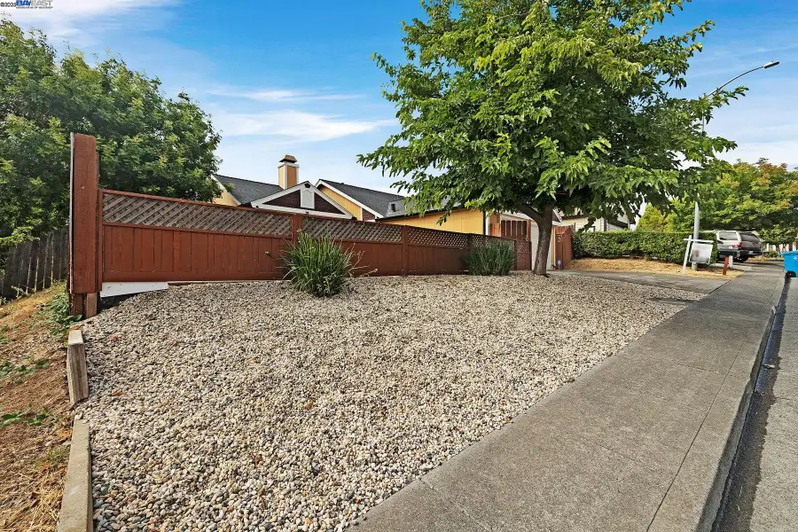 106 Fieldstone Way, Vallejo, CA 94589 - Image #3