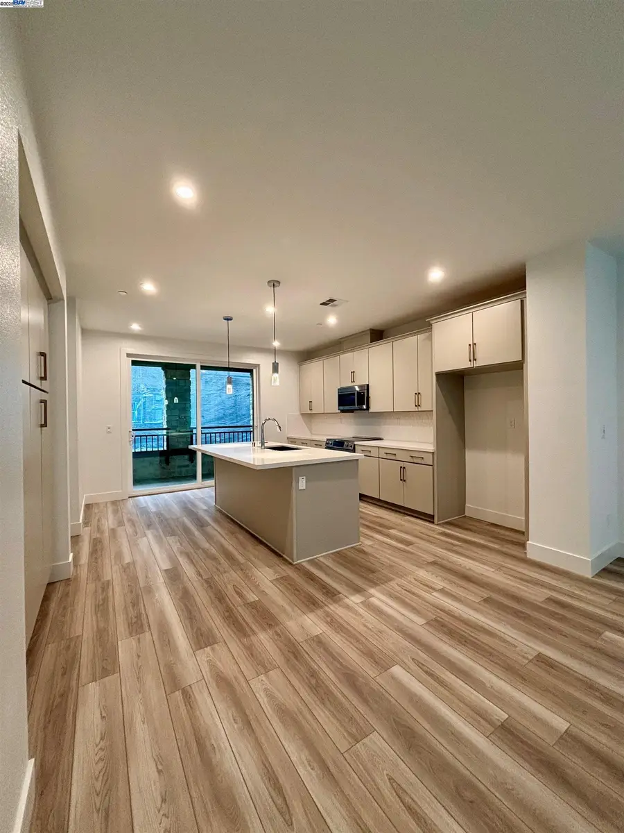 964 Blaise Lane #1004, Morgan Hill, CA 95037 - Image #2