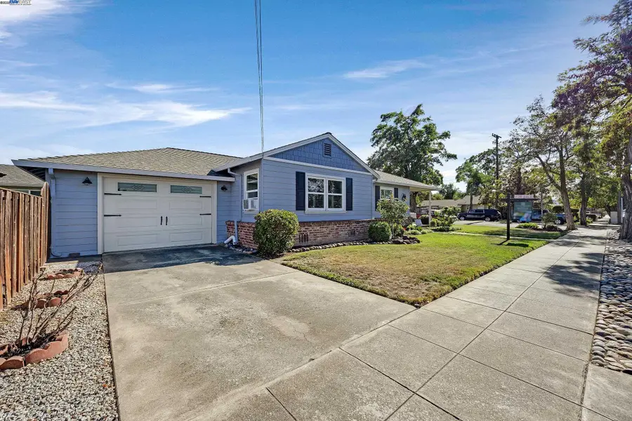 1815 Pine St, Livermore, CA 94551 - #2