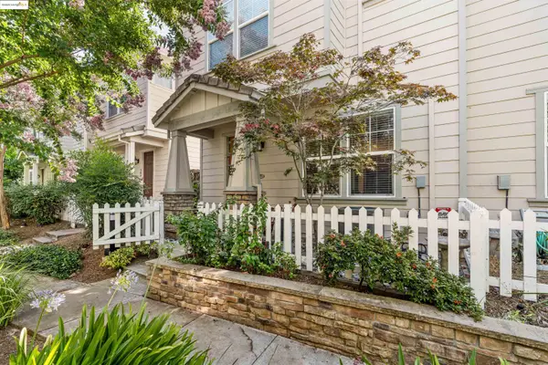 206 Hamlin Loop, Walnut Creek, CA 94598