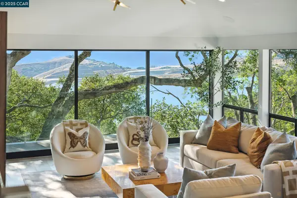 121 Tappan Ln, Orinda, CA 94563