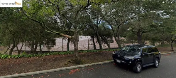 0 Bullard Dr, Oakland, CA 94611